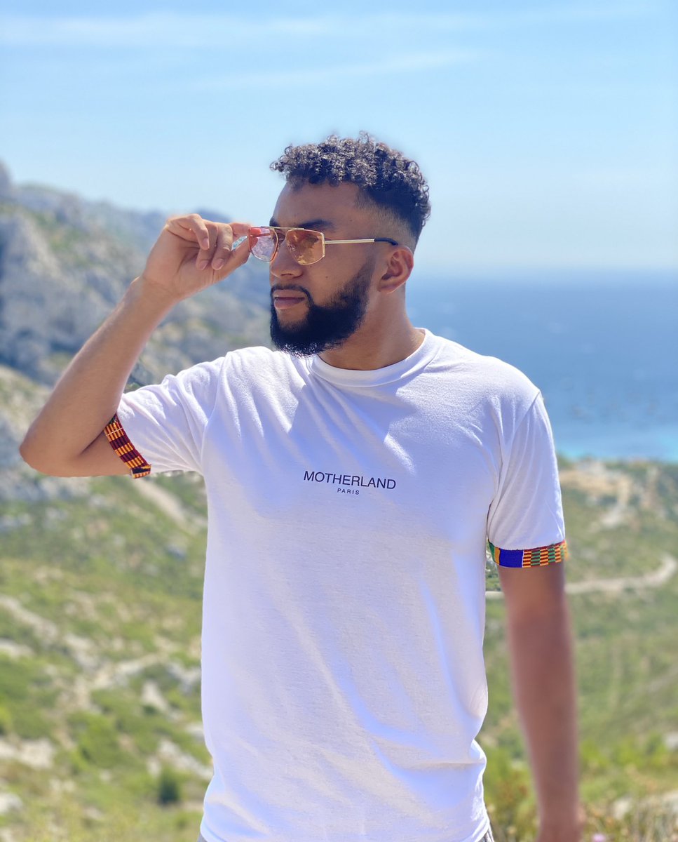 spri_23_'s tweet photo. Les t-shirt sont mtn disponibles, RT ça coûte rien la miff vous serez pas déçu les T-shirts sont de qualité premium bio, le Kente est authentique et vient tout droit du Ghana 🇬🇭🇬🇭🇬🇭

⬇️⬇️⬇️

https://t.co/wEgyvytTfK

https://t.co/xvRwog6Uc9 https://t.co/mIzRa31Ajf