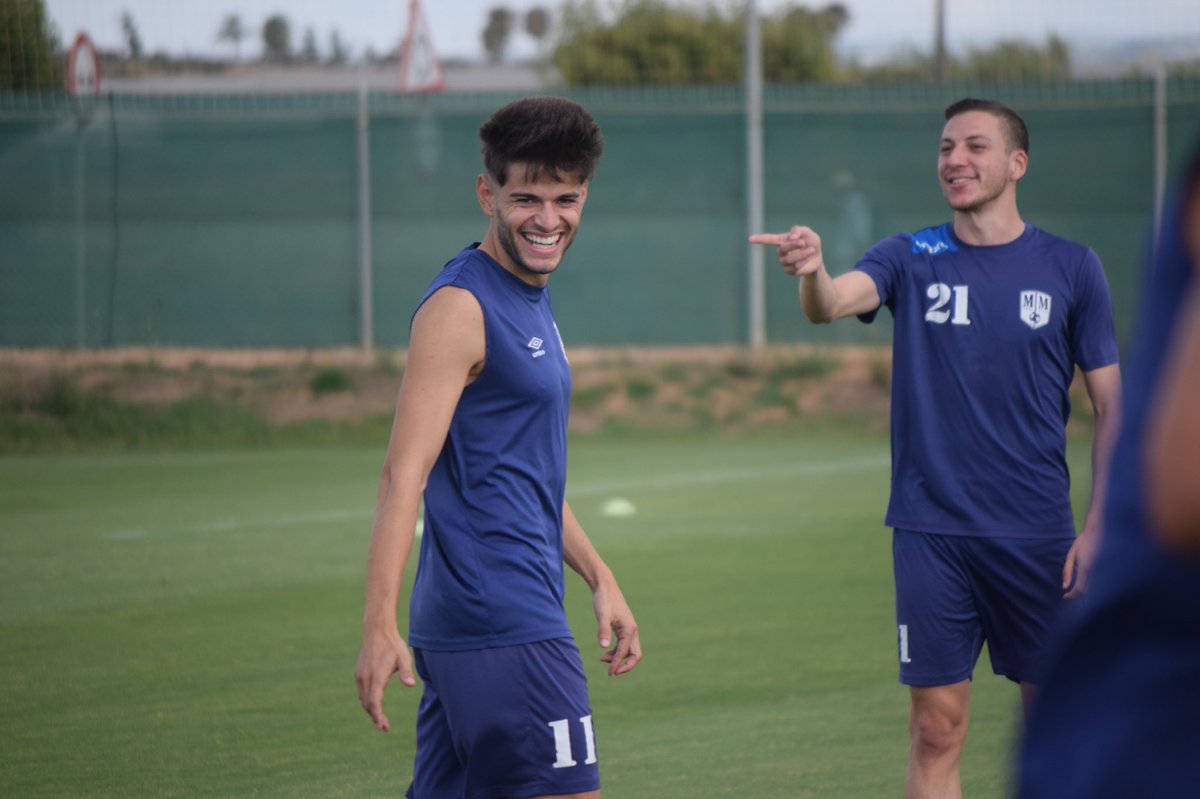 📷 | <a href="/NachoPerez_10/">Nacho Pérez</a> ha sido 🏅 elegido cómo el mejor extremo de <a href="/treceraG13/">Trecera.com ⚽️</a>. ¡Enhorabuena Nacho! #FuerzaYHonor 💙⚪️