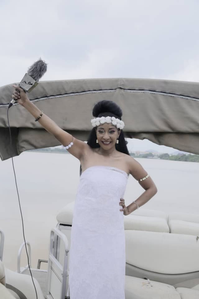 RacheltheP's tweet photo. A package that profers solutions or atleast contributes to proferring solutions to the aggressive killings going on in SK right now. So i took out my white ensemble which represents peace and i thought where is the best place to shoot the links.  Jabi boat club came to heart. https://t.co/vhRS1NwZnI