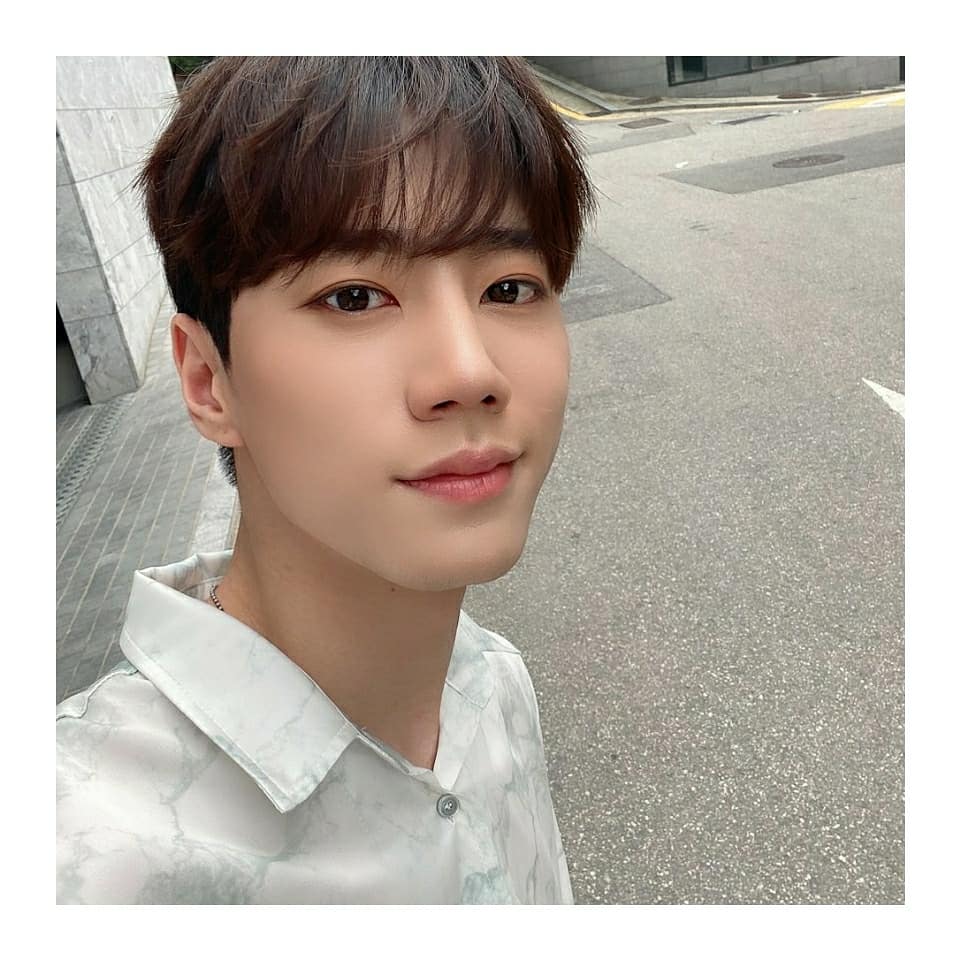 LEEJUNYOUNG_TWT's tweet photo. [#이준영] 오늘 하루도 고생했어요🧡💛 내일 금요일도 화이팅😊

#LEEJUNYOUNG https://t.co/9rYgFBU2We