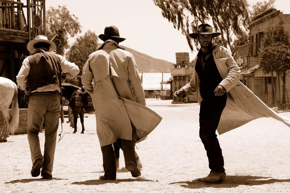BeatrizManMar's tweet photo. Fort Bravo se encuentra en el desierto de Tabernas, Almería, aunando paisaje natural e historia del cine. Construido en 1966 para el rodaje del Spaghetti Western "El Bueno, El Feo y El Malo" de Sergio Leone. Clint Eastwood o Lee Van Cleef compartieron aquí escena 🎬📽️
#Tramando🤔 https://t.co/9FjZsZJ3vV