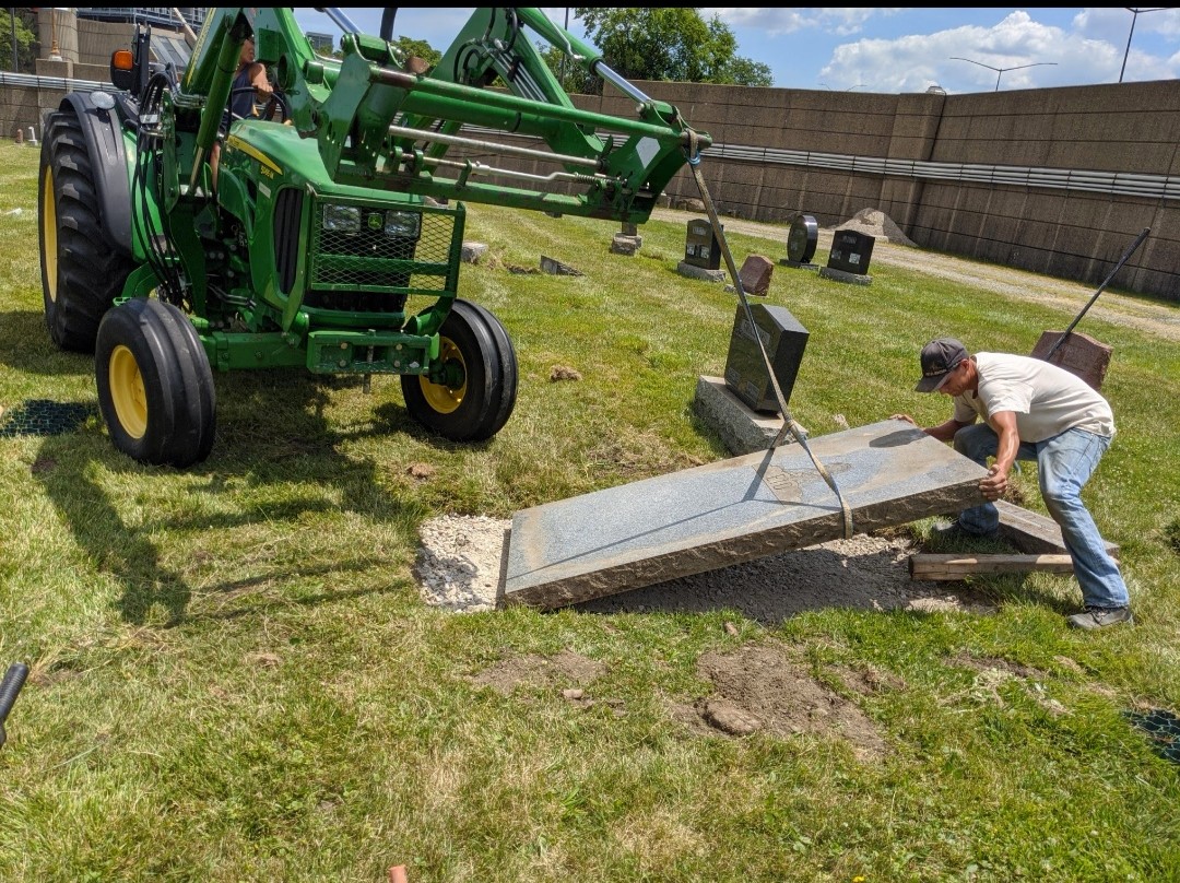 SafeCemeteries's tweet photo. Permeable grid is a restoration game changer. With the help of a
🚜 & some 💪muscle, we removed the marker, leveled & added crushed gravel/grid before laying the marker back into place.
➡https://t.co/Q4H28CYJrQ
#thursdaymorning #Windsor #heritage #conservation #permeablegrid https://t.co/wBcBZ1tpN2