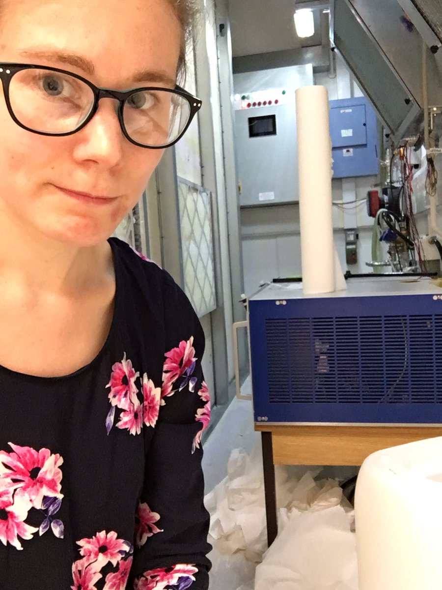 UltracoldTiff's tweet photo. Why does the universe wait until Iβm wearing my new summer dress to send a lab flood? πππ #RealTimePhys https://t.co/ek91dzsQkU