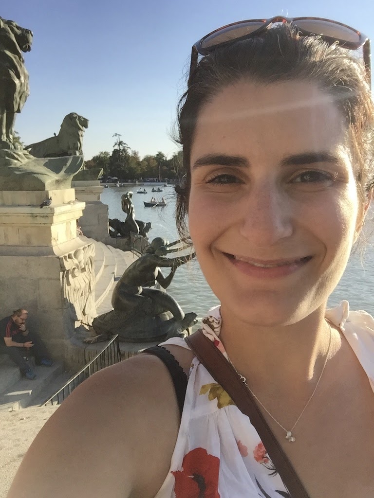 Meet  @eamador Planetary Geologist, Astrobiologist & Science Operations Coordinator mission  @MarsCuriosity. Father is  & mother is from . She wanted to be a planetary scientist since 6th grade, and she did it!  #LatinxInSpace  @nasa_es #CuentaAtrasHaciaMarte    #CountdownToMars  