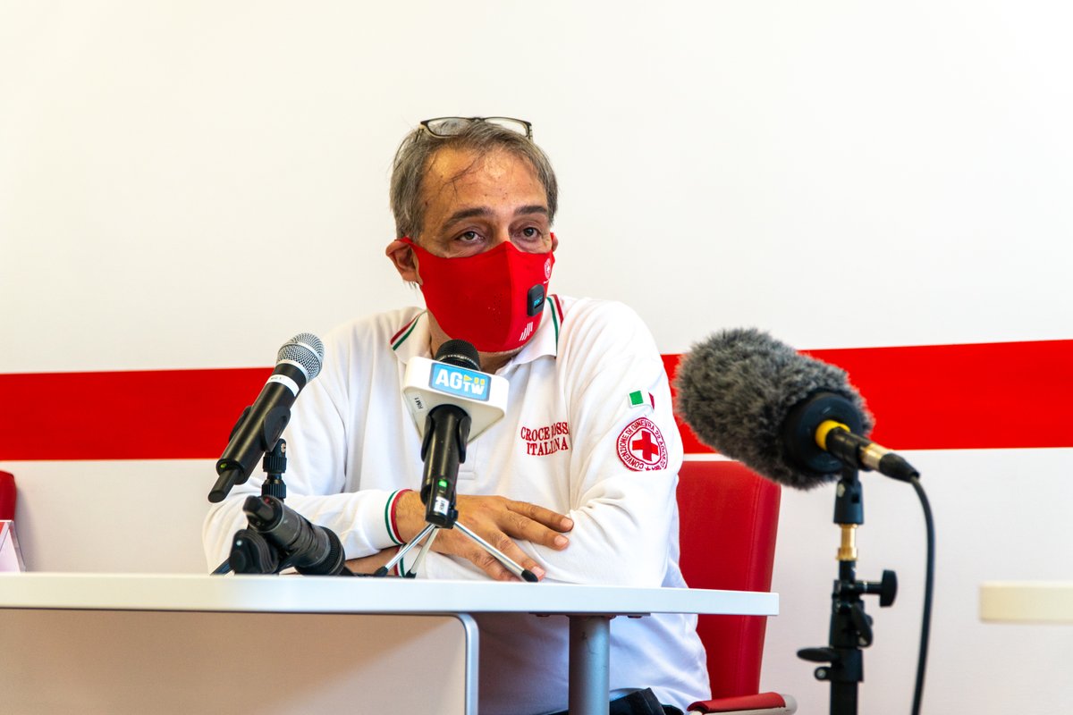 crocerossa's tweet photo. "La sicurezza dei nostri operatori è prioritaria. La cura delle persone deve passare anche dall'utilizzo delle nuove tecnologie. Da settembre #YouSafeMask sarà a disposizione dei nostri operatori per le attività di biocontenimento del #Covid19". Il Presidente 
@Francescorocca. https://t.co/9ap4giHGcv