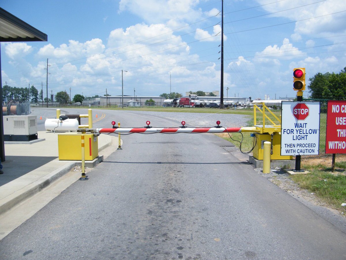 TuscoInc's tweet photo. Beam barriers are available in both crash and non-crash rated models. Non-rated models are an effective solution for basic vehicular access while crash rated models provide high security in tight areas where traditional slide or swing gates may not have adequate room to function. https://t.co/FQCCNsKtft