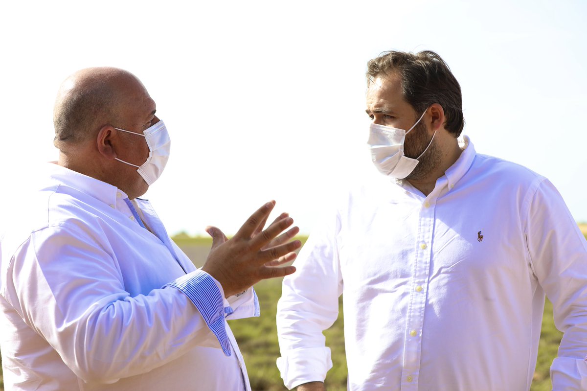 paconunez_'s tweet photo. Debemos defender el campo y las explotaciones agrícolas, tanto desde el punto de vista turístico, algo que hay que seguir protegiendo y auspiciando, pero también desde el punto de vista económico para la distribución de la lavanda para la actividad cosmética y sanitaria. https://t.co/lEYGpWzYge