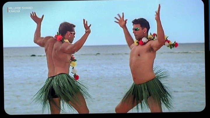 Ku_bataye_'s tweet photo. In school party
Teacher : koi behooda dressing nh kry ga
Le Backbenchers https://t.co/6YivJyU19V