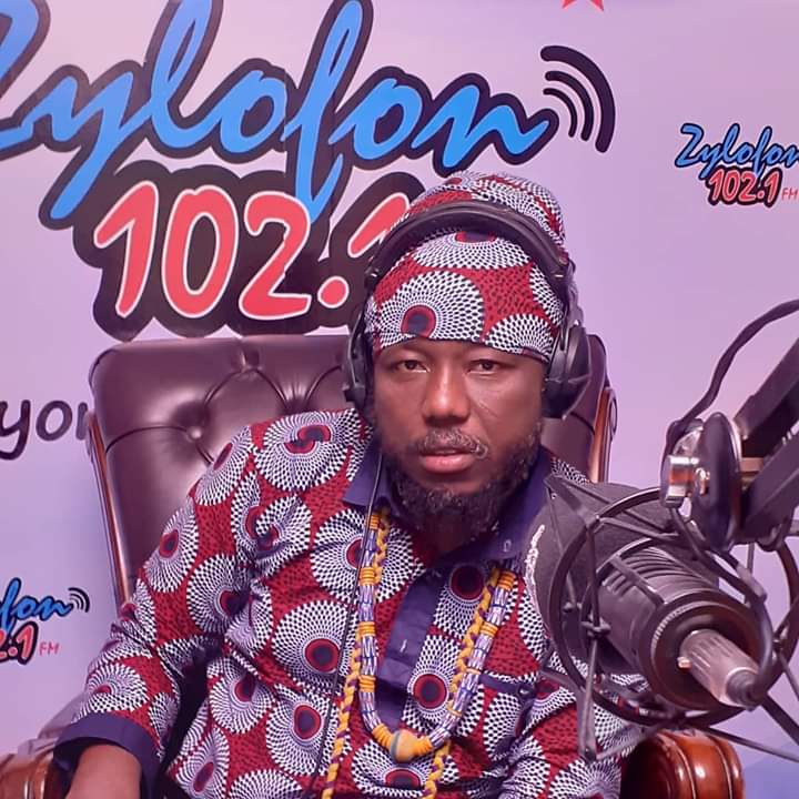 BORBOR_SLY's tweet photo. The #Thursdayedition of the #TaxiDriverShow pon @zylofon1021fm with the #ChiefDriver @Blakkrasta more π₯π₯π₯π₯ #AfricanHistoryClass #MallamTonga #TimbuktuByRoad @EugenPeprah @mbanaanburidiba @VictoriaAngabe @kobbyskary @Selikemcephas1 @The_Evangelist3 @Teejay63 @T_Focus1 https://t.co/VRPTnFjD8w