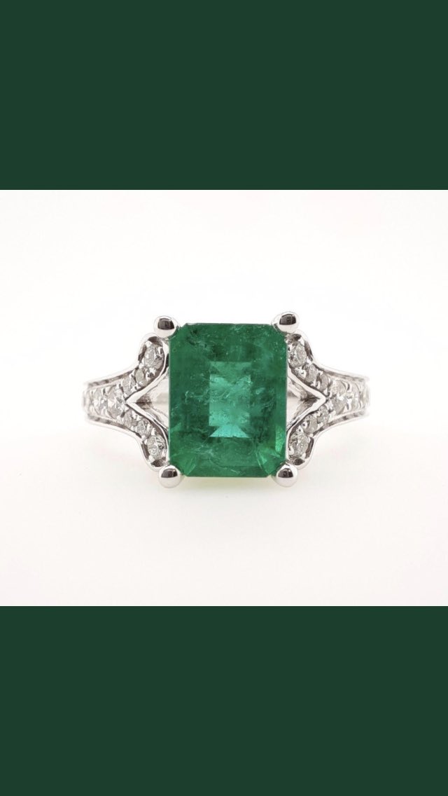 FogalandBarnes's tweet photo. Are you looking for a bespoke engagement ring and at the very best price guaranteed? We can help you design and manufacture your own unique engagement ring using diamonds, rubies, sapphires or emeralds. For more information please get in touch #weddinghour https://t.co/UCjpwgzO5y https://t.co/YKYwzSBvbP