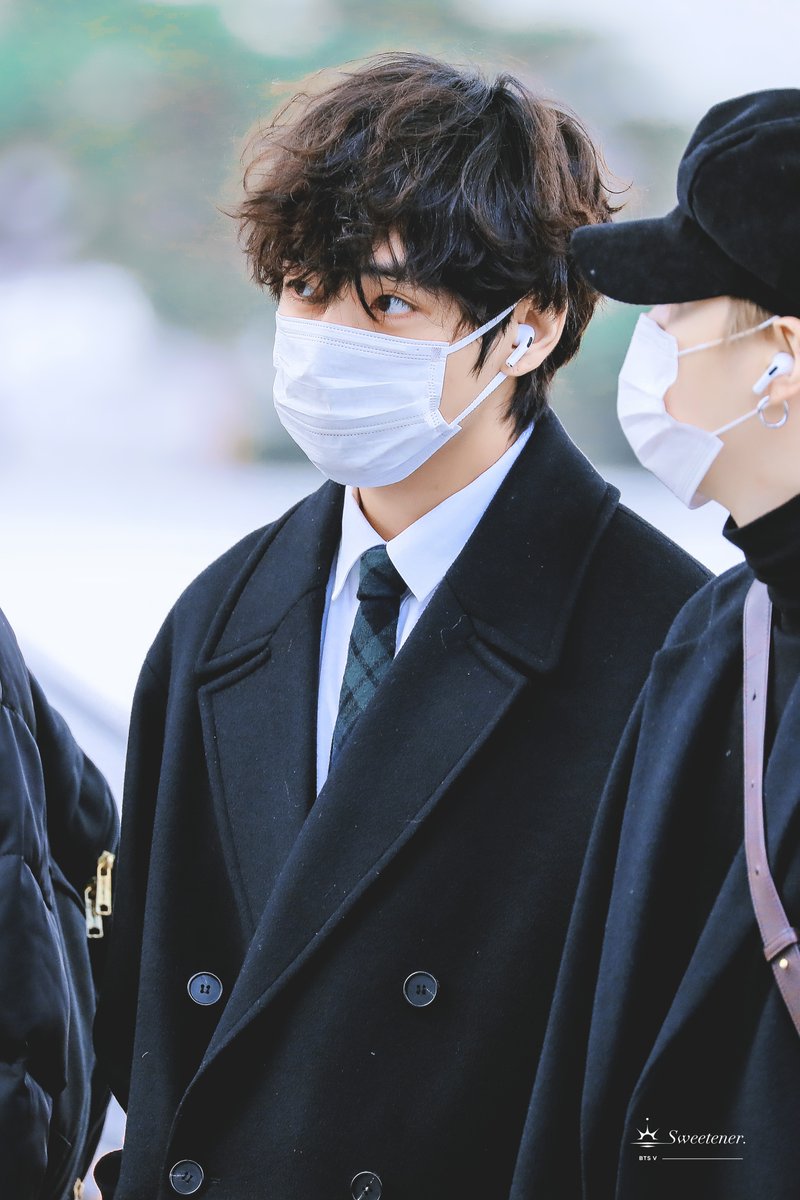 _SweetenerV's tweet photo. 191203

#TAEHYUNG #뷔 #BTSV #V
#태형 #방탄소년단뷔 
@BTS_twt https://t.co/UNXEtLAA6u