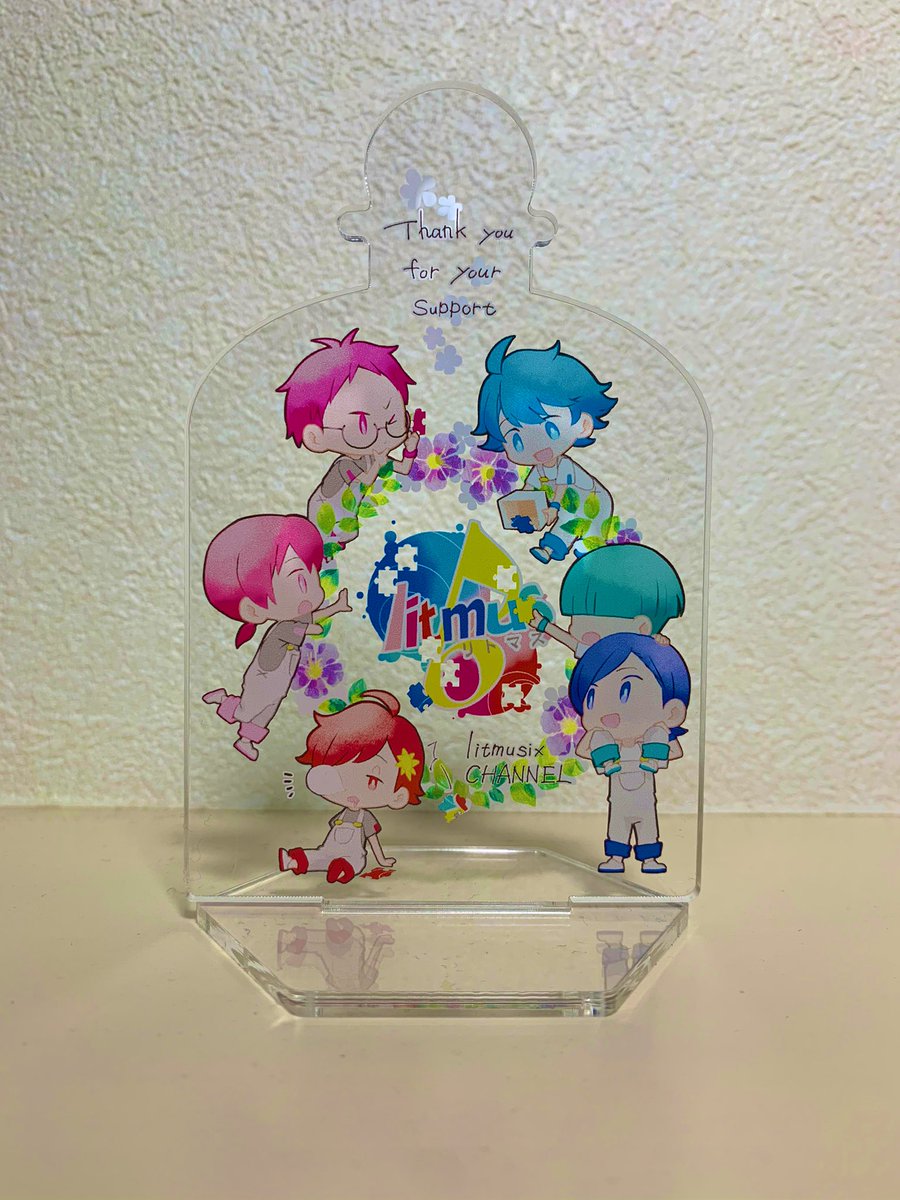 litmus_six's tweet photo. ニコニコチャンネル有料会員様限定プレゼントのアクリルスタンドのサンプルが届きました。

順次発送の準備を進めておりますので、お届けまで今しばらくお待ちくださいませ！ https://t.co/tN2XJF2ZJG