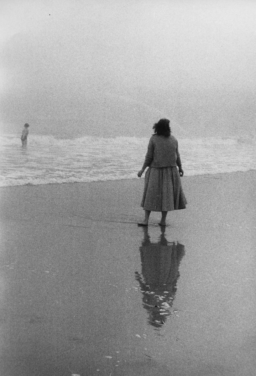 “Then time started flowing again and the emptiness grew larger”

Jean-Paul Sartre

Photography © Sabine Weiss
Coney Island
NYC
1955