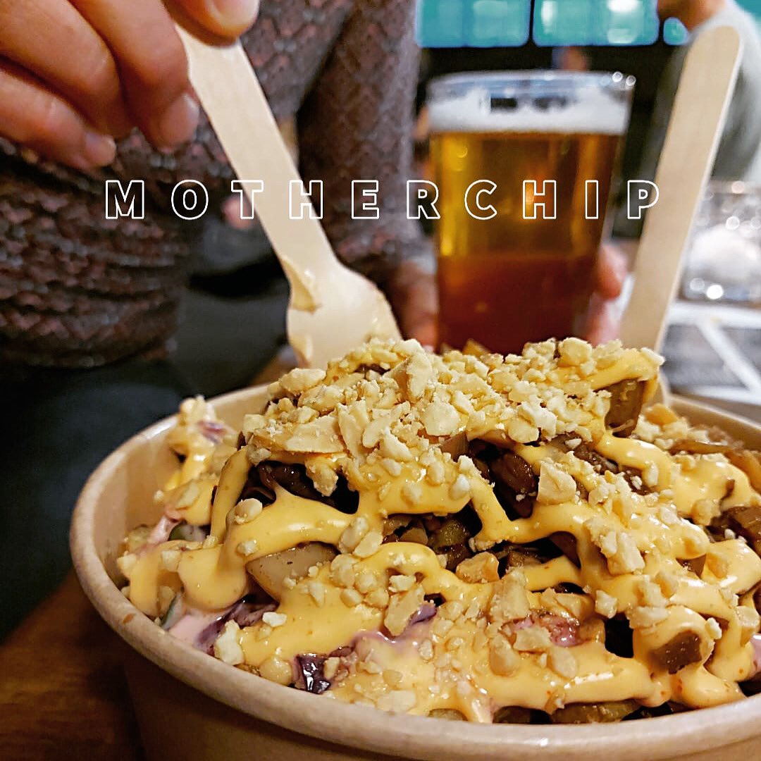 Motherchips's tweet image. We’re back kicking out fully loaded chips exclusively at The Fat Cat Brewery Tap, NR3. 

Serving Times:
Thursday 4-9
Friday 4-9
Saturday 12-9
Sunday 12-7 

Click here for our menu // themotherchip.co.uk 

#nr3 #norwich #loadedchips #wereback @FatCatTap
