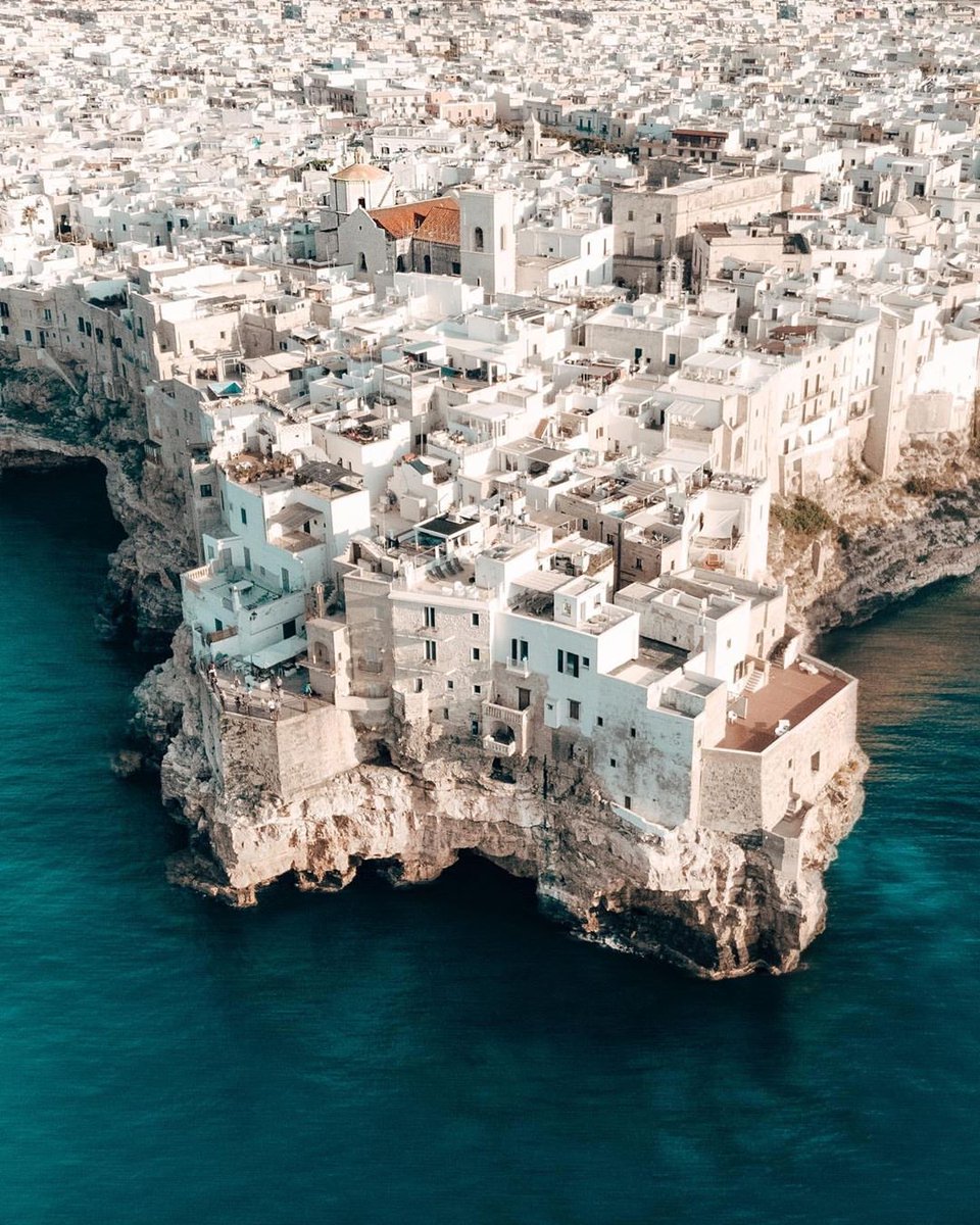 alihankairos's tweet photo. Coast of Italy 🌊⠀📸: Eleonora Costi https://t.co/OmVgbLd0Bw