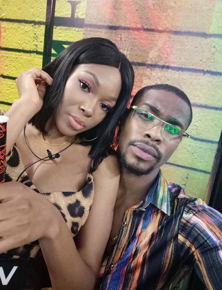 anita2k4's tweet photo. This year I don't have a favorite "housemate" because I don't want unnecessary stress but I sure have a favorite "Ship"
Neo and Vee ๐๐
#PremiumShip
#BBNaija #VeeHive #BBNaijialockdown2020 https://t.co/2BEh9vzO9w