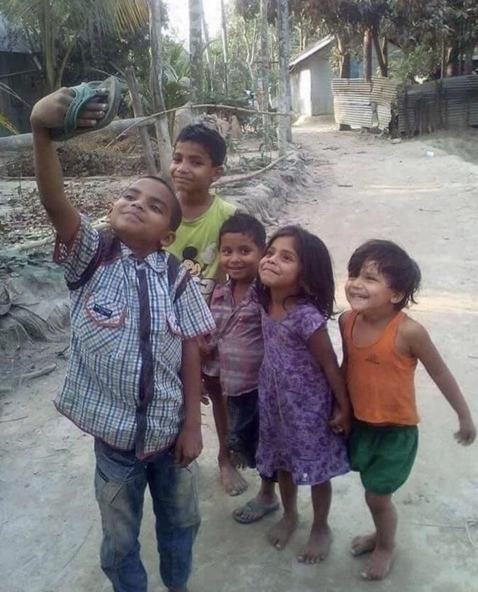 Çocuk masumiyetinde mutlu, huzurlu ve sağlıklı bir bayram geçirmeniz temennisiyle Kurban Bayramınızı tebrik ederim.