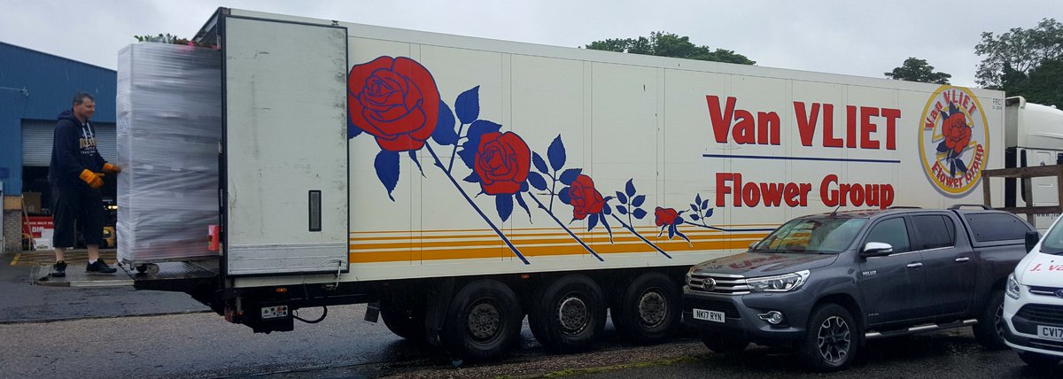 VanEdinburgh's tweet photo. Fresh delivery just in from Holland driven  by one of our wonderful drivers Wayne. Why not jump online tonight and bag yourself some bargains 😁
#freshdelivery
#JVVCC
#floristwarehouse
#amazingdeals https://t.co/G9wGOTvYsH