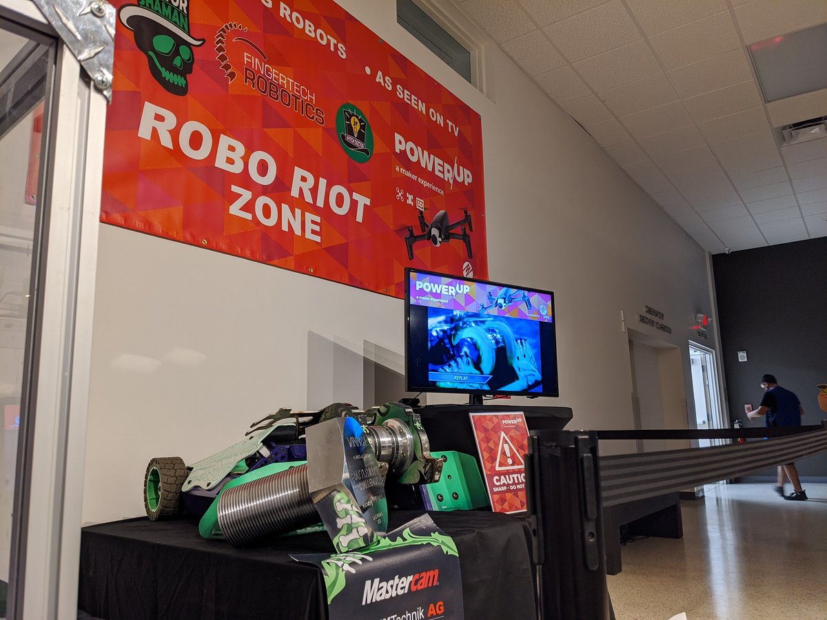 CoxSci's tweet image. Calling all #BATTLEBOTS fans! See famous bots like @witchdrshaman up close until Sept. 13th in the &quot;Power Up&quot; exhibit presented by @insideFPL. Safety guidelines are in place. Special thanks to @FingerTech_Bots and the Witch Doctor team for loaning us these gems.