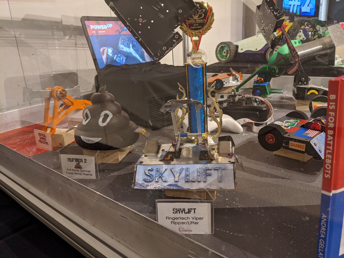 CoxSci's tweet image. Calling all #BATTLEBOTS fans! See famous bots like @witchdrshaman up close until Sept. 13th in the &quot;Power Up&quot; exhibit presented by @insideFPL. Safety guidelines are in place. Special thanks to @FingerTech_Bots and the Witch Doctor team for loaning us these gems.