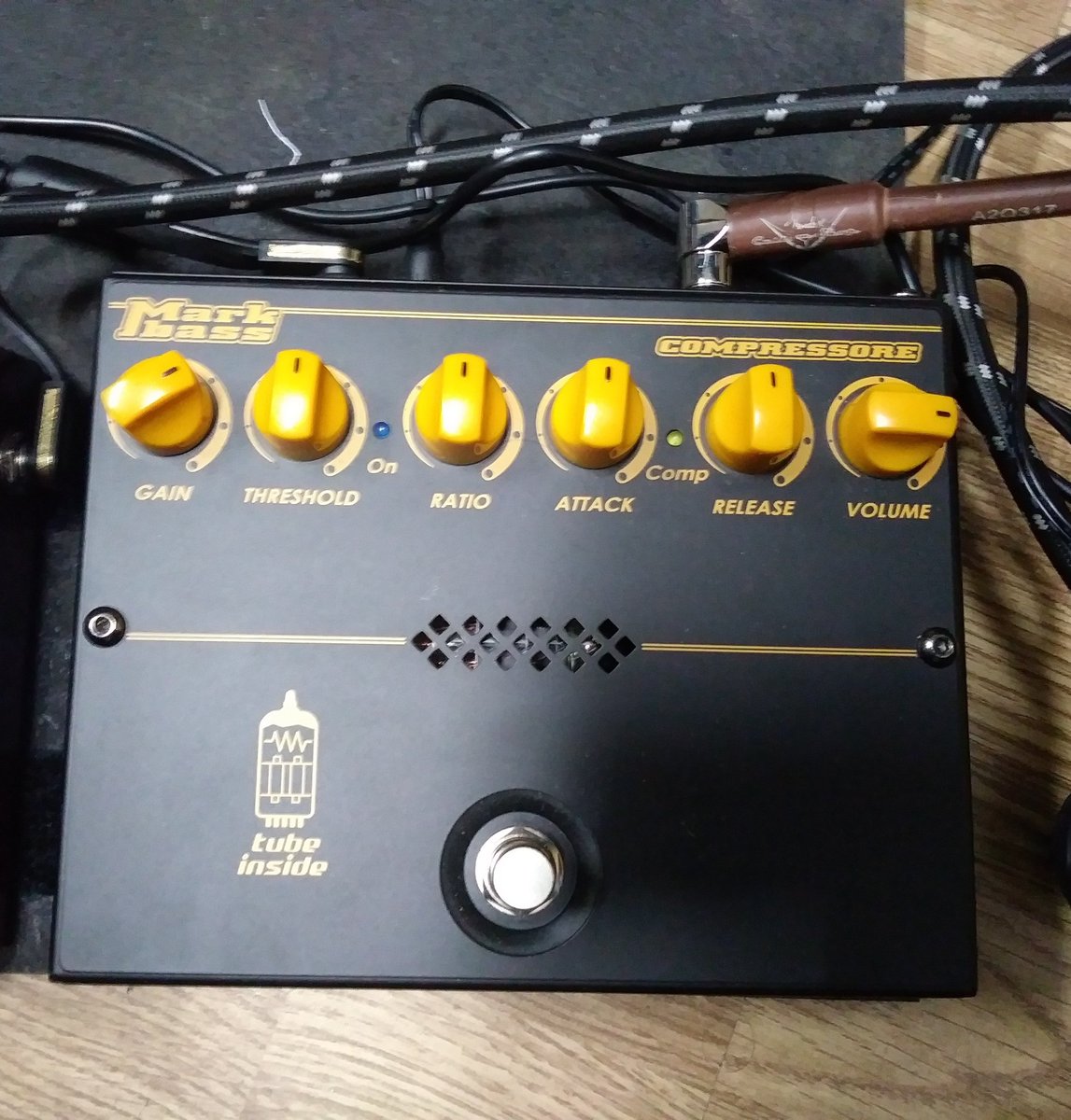 laneveravacia's tweet photo. Cómo suena el #markbass #compressore !!
.
.
.
#effectspedals #bass #compresores https://t.co/ttbruqe2i8
