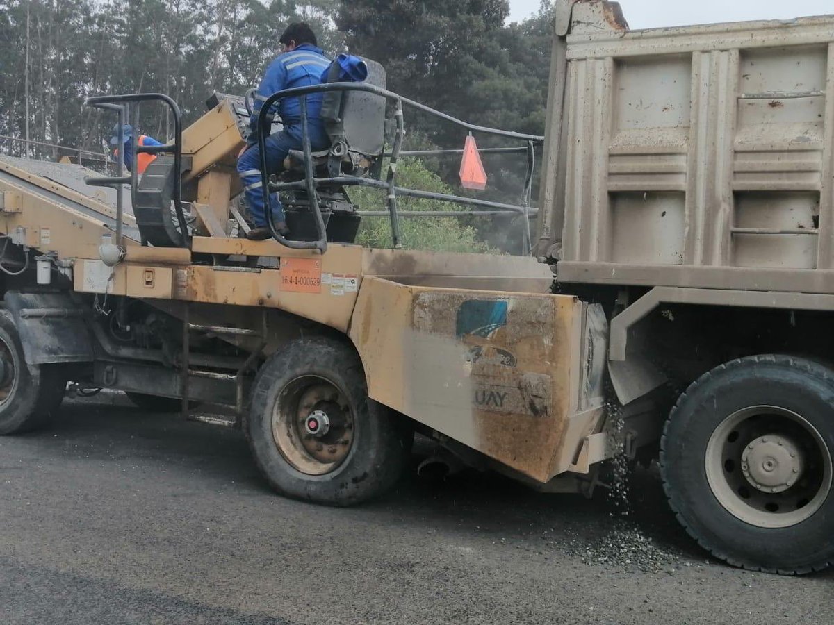 EpAsfaltar's tweet photo. 👷🏼🚧Ejecutamos el mantenimiento vial a nivel de Doble Tratamiento Superficial Bituminoso, en la vía #Ricuarte-#Bibín.
Estos trabajos se ejecutan en una longitud de 10.7 kilómetros.💪🏼
#SomosAgua #Yakumikanchik https://t.co/cWx3XBbFV8