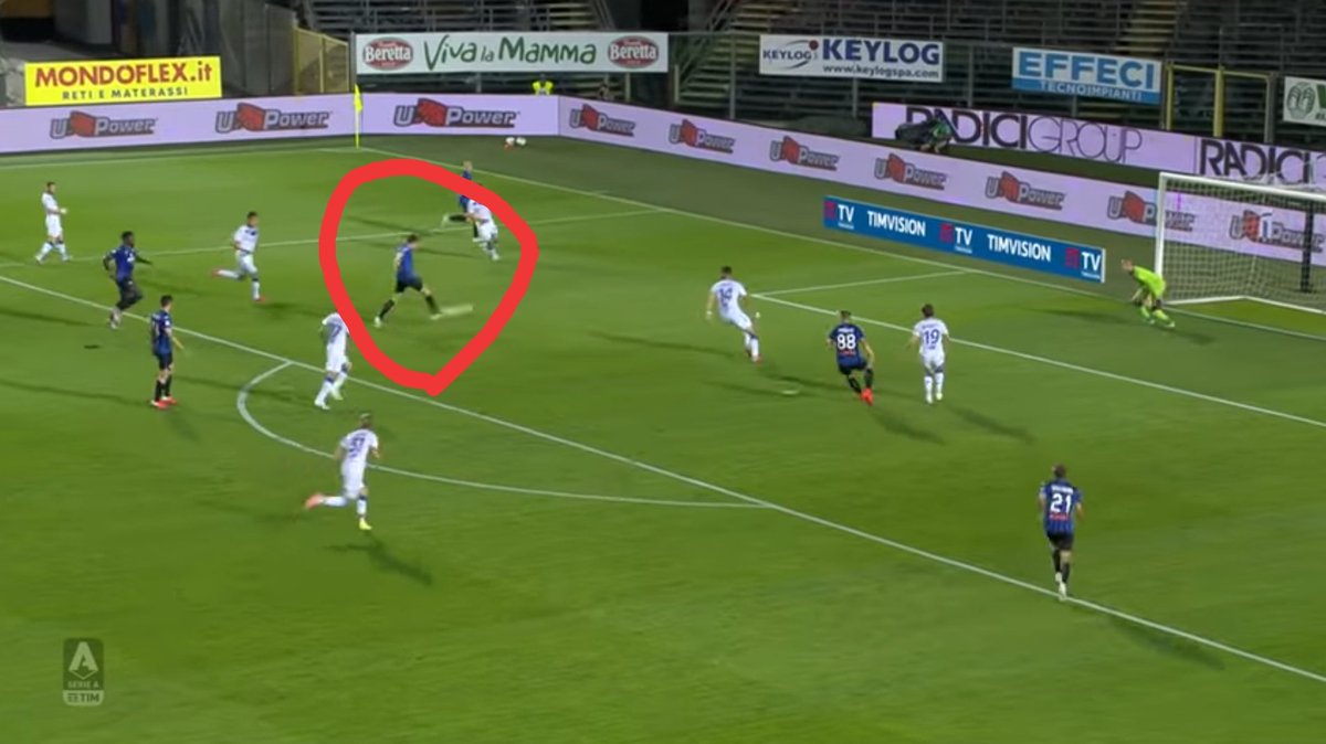 Beberapa kali emang sempet bikin gol. Gue inget nih, dia komen soal golnya ini dia ngmg (kalo ga salah) mau hubungin Van Basten apa gimana gitu . Pokoknya lawak deh tweetnyaTapi, kejutan kayak gini gak heran. Walaupun bikin gol bukanlah tugas dia, tapi insting berbicara.