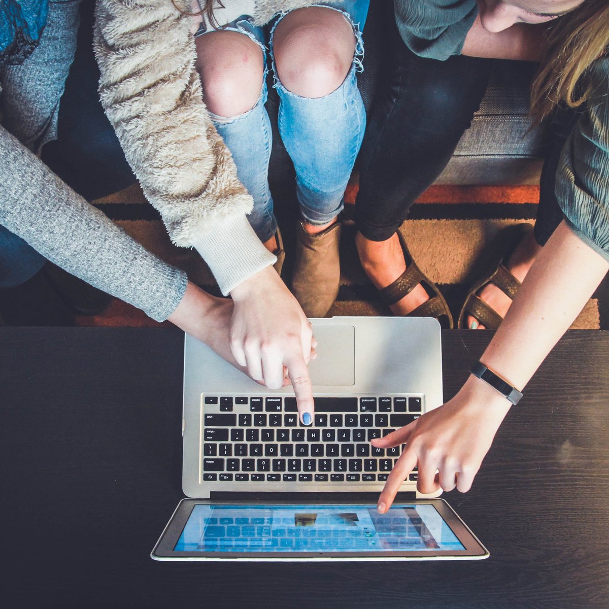 PlaceVirtually's tweet photo. Hire expert freelancers for any job, Online

@virtuallyplace connects freelancers and agencies to businesses seeking specialized talent.

Sign up for free https://t.co/qVgbhTtI1i

#freelance #freelancer #design #graphicdesign  #freelancing #workfromhome https://t.co/VLc84pks6v