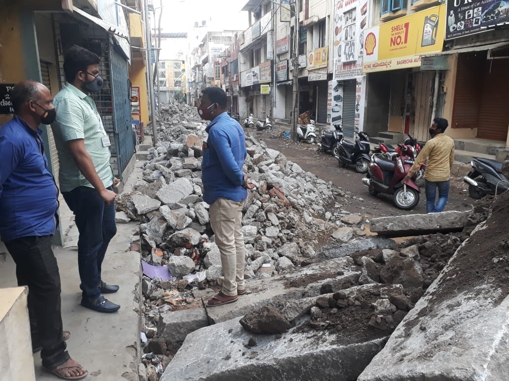 yuvraj_rv's tweet photo. Interacted with the locals and Inspected #ConcreteRoad and #DrainWork progressing near #JCRoad and #MTBroad respectively. https://t.co/L7toZfaCLf