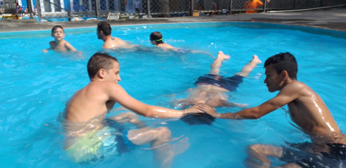 👉 Avui dia de piscina amb molt ☀️ i amb bona companya 😎
El 13 d'agost repetim! 😊
#DinamitzacióJee
#escaldesengordany #estiu #piscinamuntanya 
<a href="/comuee/">Escaldes-Engordany</a>