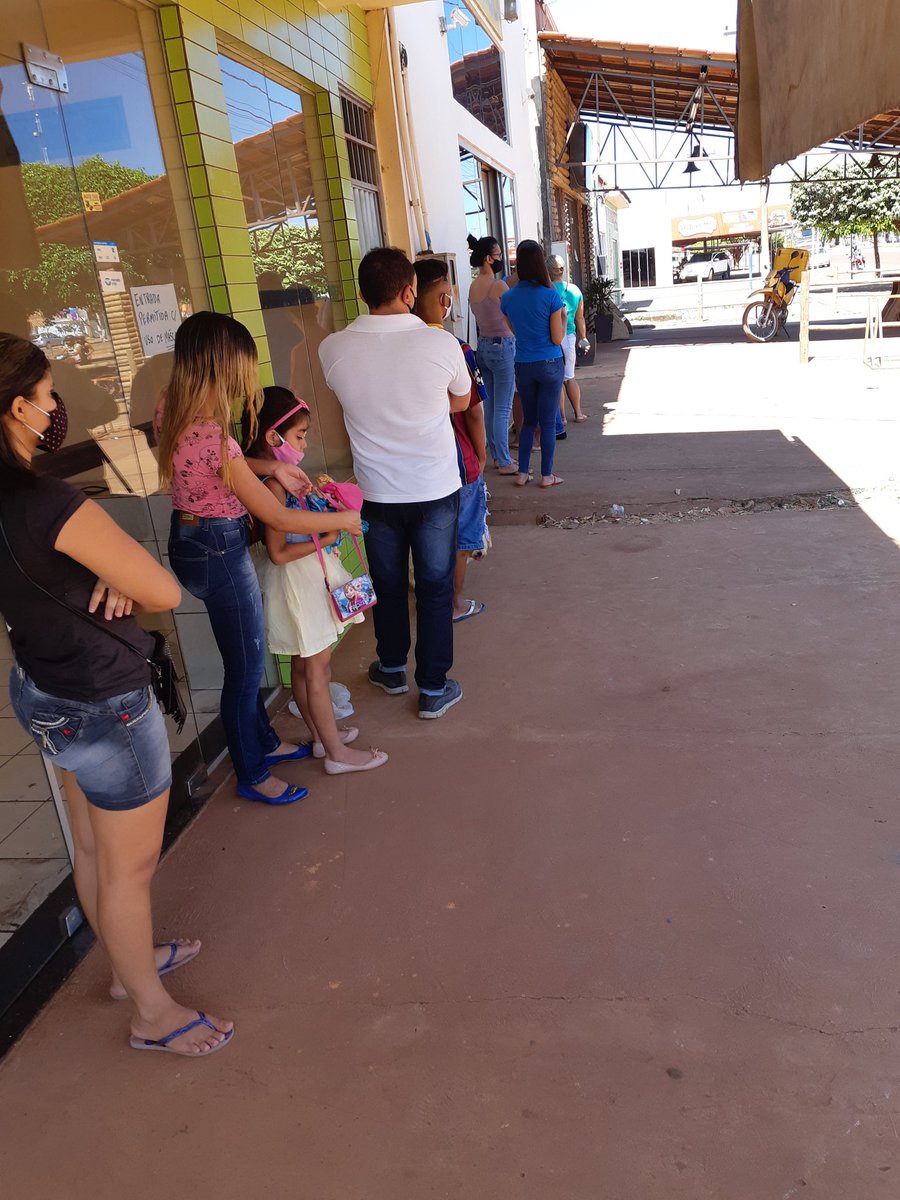 guiiifischer's tweet photo. @CorreiosBR sempre uma bença em sua vida. Funcionário sai de férias agência que já era ruim só atende da quinta e sexta das 8:30 ao 12hs. https://t.co/ZtuNS3IVdZ