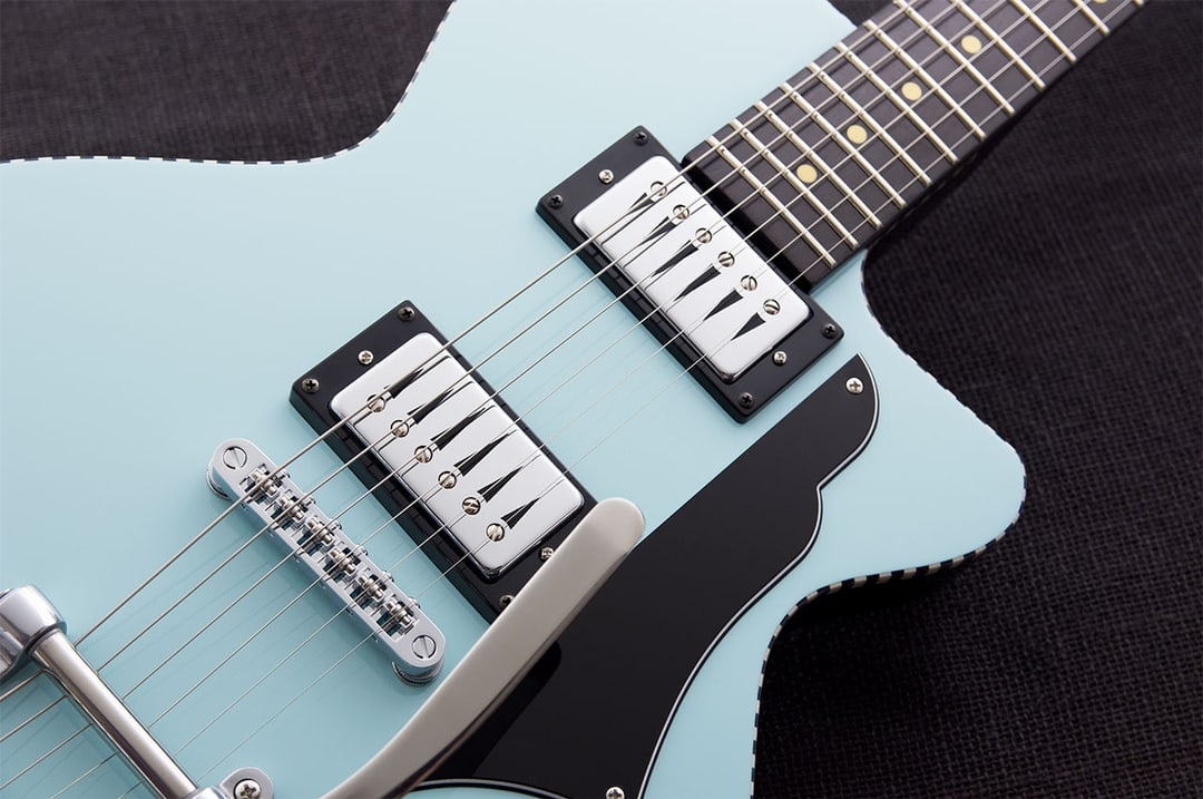 ReverendGuitars's tweet photo. The Reverend Rick Vito Soulshaker is a beautiful guitar that plays as good as it looks.✨ #reverendguitars #guitars
https://t.co/w6t2RZDX7e https://t.co/vDI8DCLppw