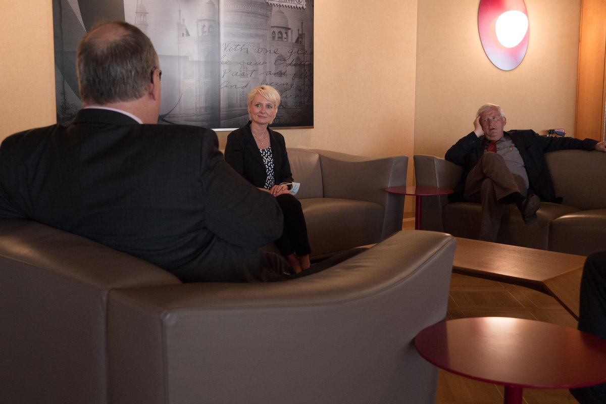 🇨🇭Genève Aéroport ✈️a reçu la présidente du Conseil national, Isabelle Moret, et le président du Conseil des Etats, Hans Stöckli. Au programme des discussions: les conséquences sanitaires et économiques de la pandémie de Covid-19 😷 pour la plateforme et pour le trafic aérien 🛫.