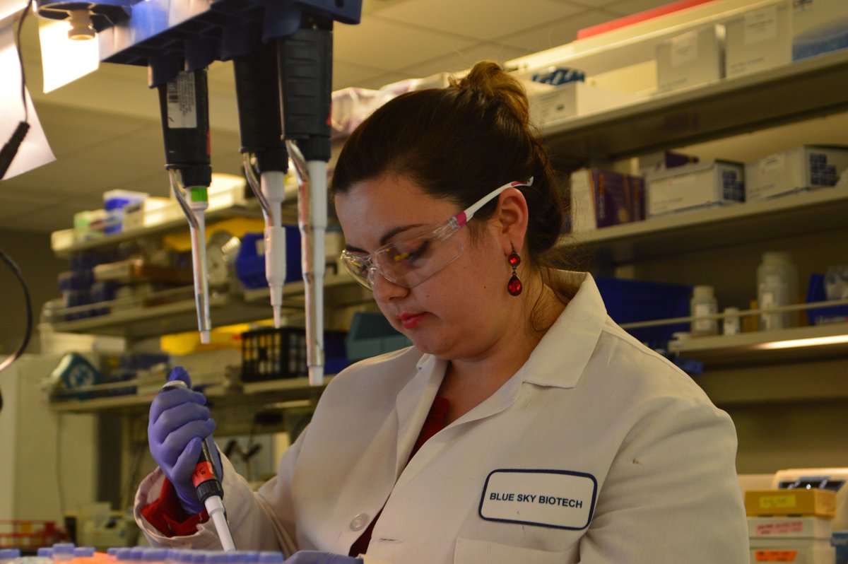 MALifeSciences's tweet photo. Happy #NationalInternDay! Investing in the next generation of life science professionals is at the core of how we fulfill our mission at the MLSC. Since its inception in 2009, the Internship Challenge has produced more than 4,300 internships at nearly 800 companies throughout MA. https://t.co/AZAjHVbZqd
