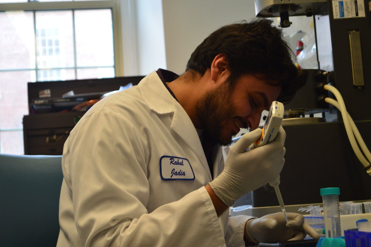 MALifeSciences's tweet photo. Happy #NationalInternDay! Investing in the next generation of life science professionals is at the core of how we fulfill our mission at the MLSC. Since its inception in 2009, the Internship Challenge has produced more than 4,300 internships at nearly 800 companies throughout MA. https://t.co/AZAjHVbZqd