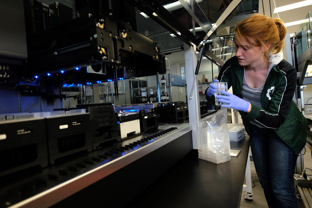 Happy #NationalInternDay! Investing in the next generation of life science professionals is at the core of how we fulfill our mission at the MLSC. Since its inception in 2009, the Internship Challenge has produced more than 4,300 internships at nearly 800 companies throughout MA.