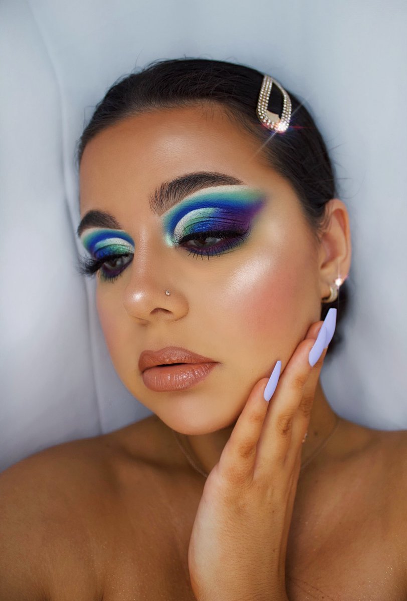 itssimplysonya's tweet image. I might as well shoot my shot, I’d love to be a part of the GLAMFAM💗
I always use @MorpheBrushes in my looks and they’re just such a good brand😭
It’s been a roller coaster this year, but I shouldn’t stop myself from chasing my dreams #morphebrushes 
IG: instagram.com/__makeupbysony…