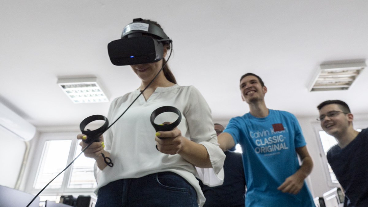 VISERBgd's tweet photo. VR опрема је захваљујући учешћу ВИШЕР-а на Ерасмус + пројекту ПРО-ВЕТ набављена и инсталирана. Сада је омогућена и њена примена у настави!🥰 
Да ли сте заинтересовани да упловите у VR? https://t.co/DKFdzaDxju