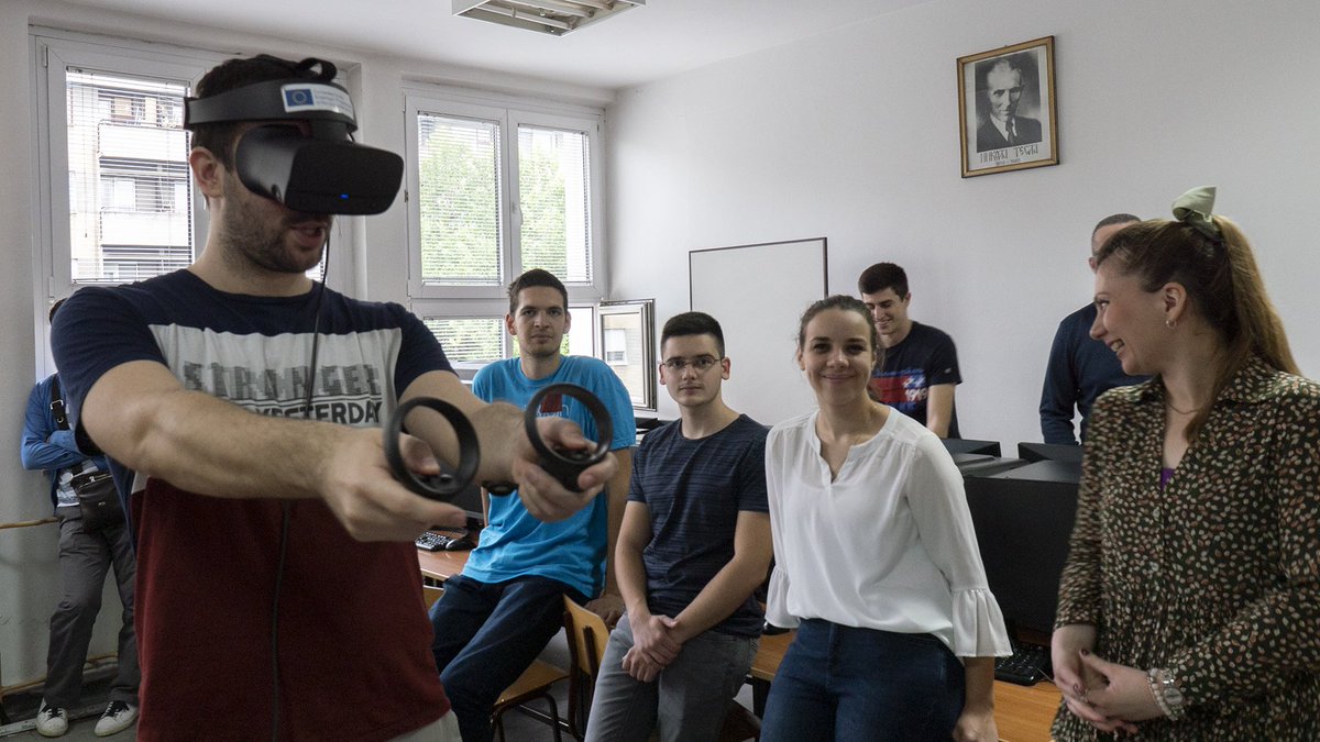 VISERBgd's tweet photo. VR опрема је захваљујући учешћу ВИШЕР-а на Ерасмус + пројекту ПРО-ВЕТ набављена и инсталирана. Сада је омогућена и њена примена у настави!🥰 
Да ли сте заинтересовани да упловите у VR? https://t.co/DKFdzaDxju