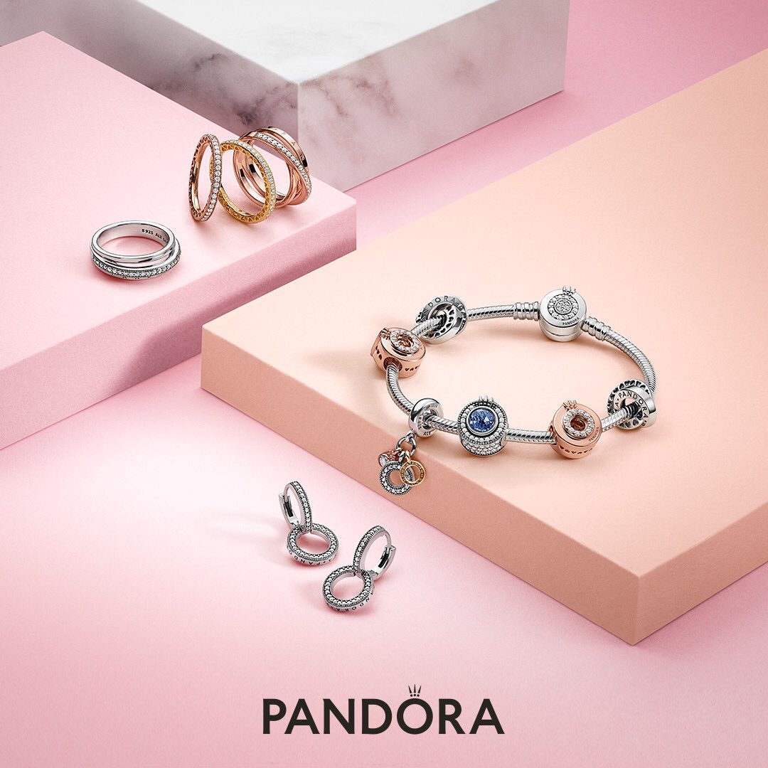 PANDORAptbo's tweet photo. Introducing the Pandora Signature collection, featuring new standout styles celebrating the heart of Pandora. Check it out in-store today! https://t.co/91CmnTSPKh