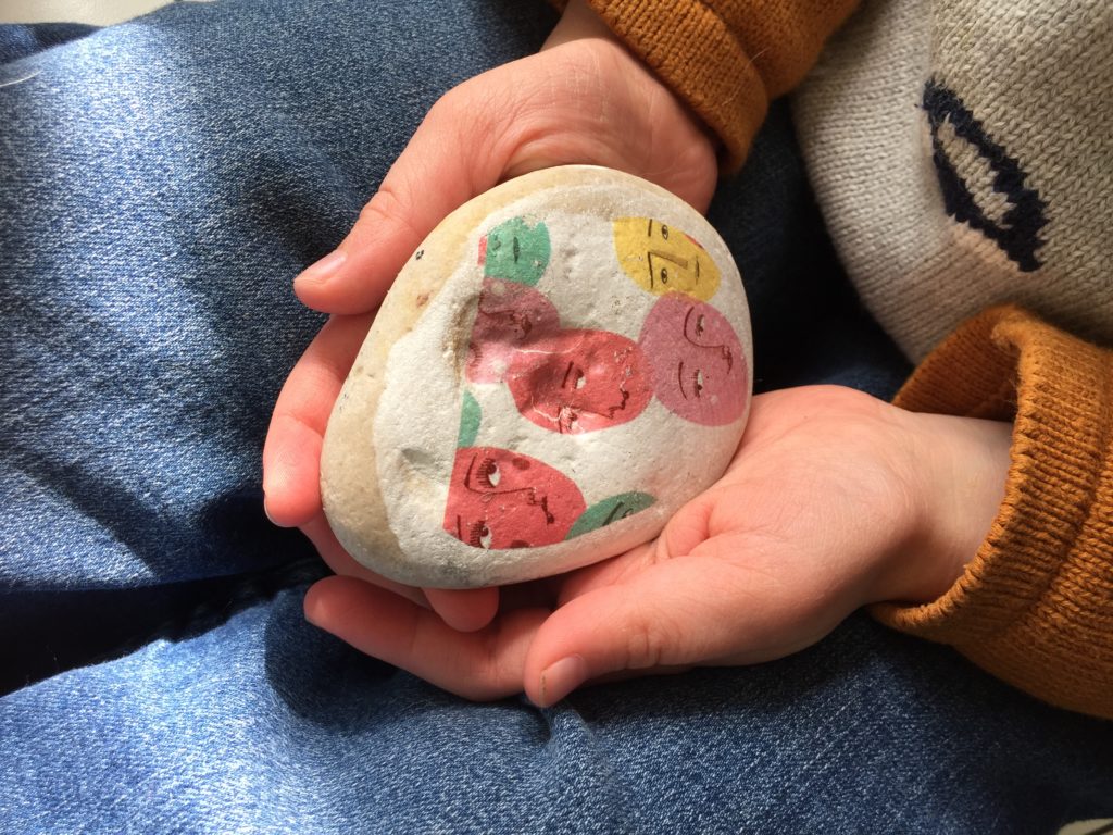 edbookfest's tweet photo. @EleanorJThom, our #Citizen Writer in Residence, has been making stories with local families using special ‘Story Stones’ hidden across Musselburgh.
👀Read about the project: https://t.co/2IYJl8tg9F
📽️Watch the film: https://t.co/OncXSnojDL
#FestivalsPlace #CitizenEdi https://t.co/t550NtpZzU