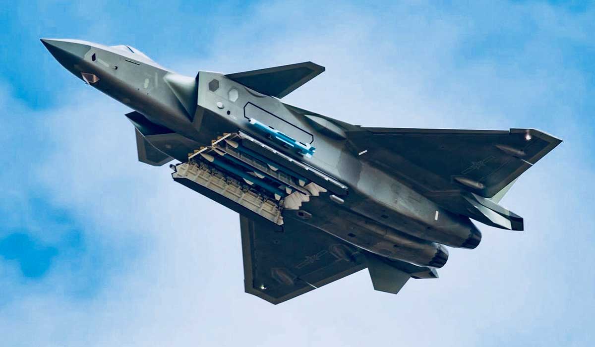 Guarding India on Twitter: "Chinese J-20 vs US F-22 and F-35 in Stealth War #China #USA #Europe #NATO #fighterjets #5thGeneration #F22 #F35 #j20 Read More : https://t.co/W1bdt5NeCw… https://t.co/Xhm88nurEz"