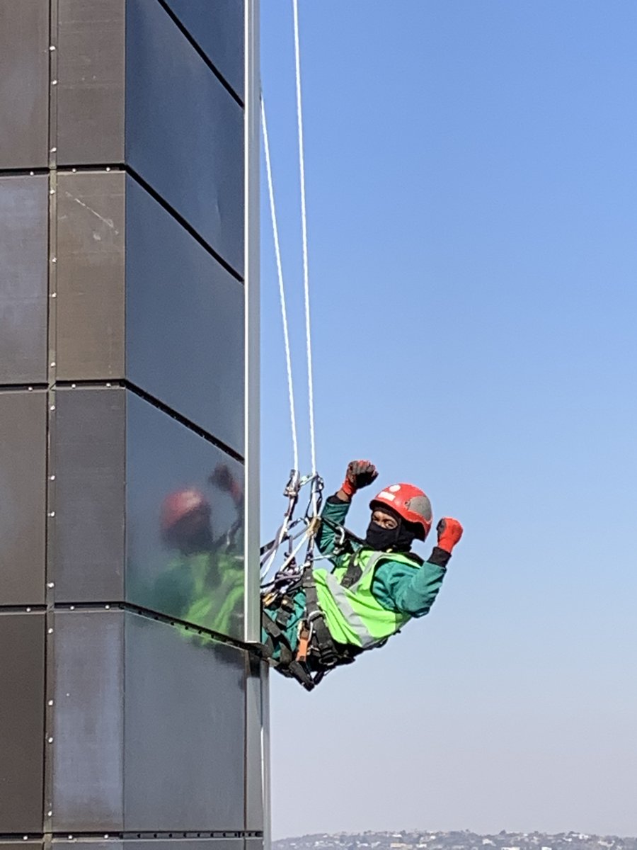 The Leonardo tweet media