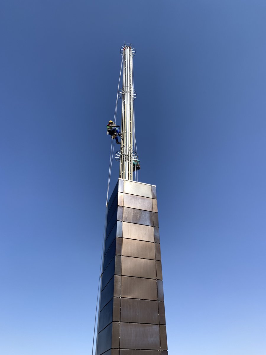 Talk about a job with a view! Imagine the adrenaline rush while scaling a 234m building - simply to change a light bulb! What is the most exciting thing you've done lately? #gauteng <a href="/legacyhotels/">Legacy Hotels Africa</a> #sandton #views #theleonardo #architecture