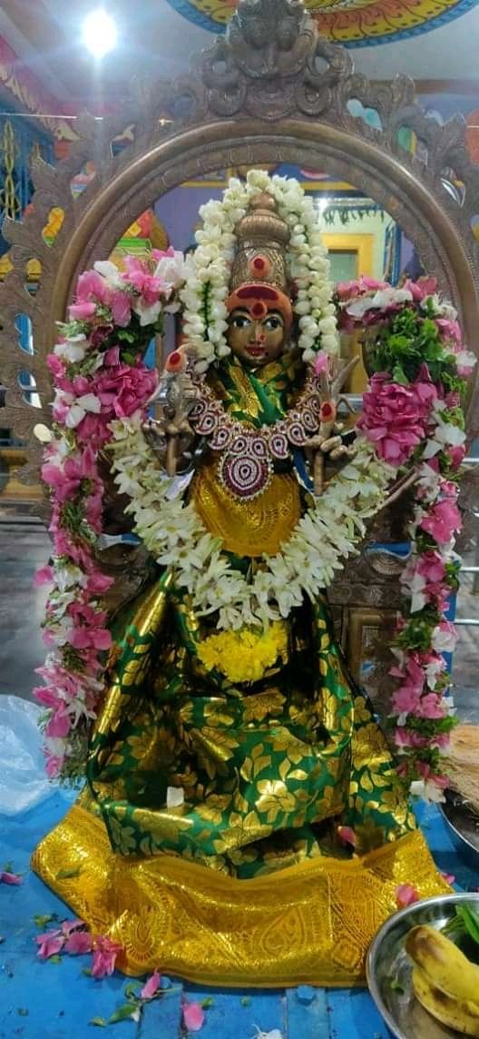 singaisidhar's tweet photo. #சிங்கம்புணரி_வேட்டையன்பட்டி அருள்தரும் #அன்னை_ஸ்ரீகாமாட்சி_பரமேஸ்வரி அம்மன் ஆலயத்தில் #ஆடி_உற்சவம் 7ம் நாள் சிறப்பு அலங்கார தரிசனம்..... @SingampunariSe1 @singampunariVMI https://t.co/POfF55dE2g