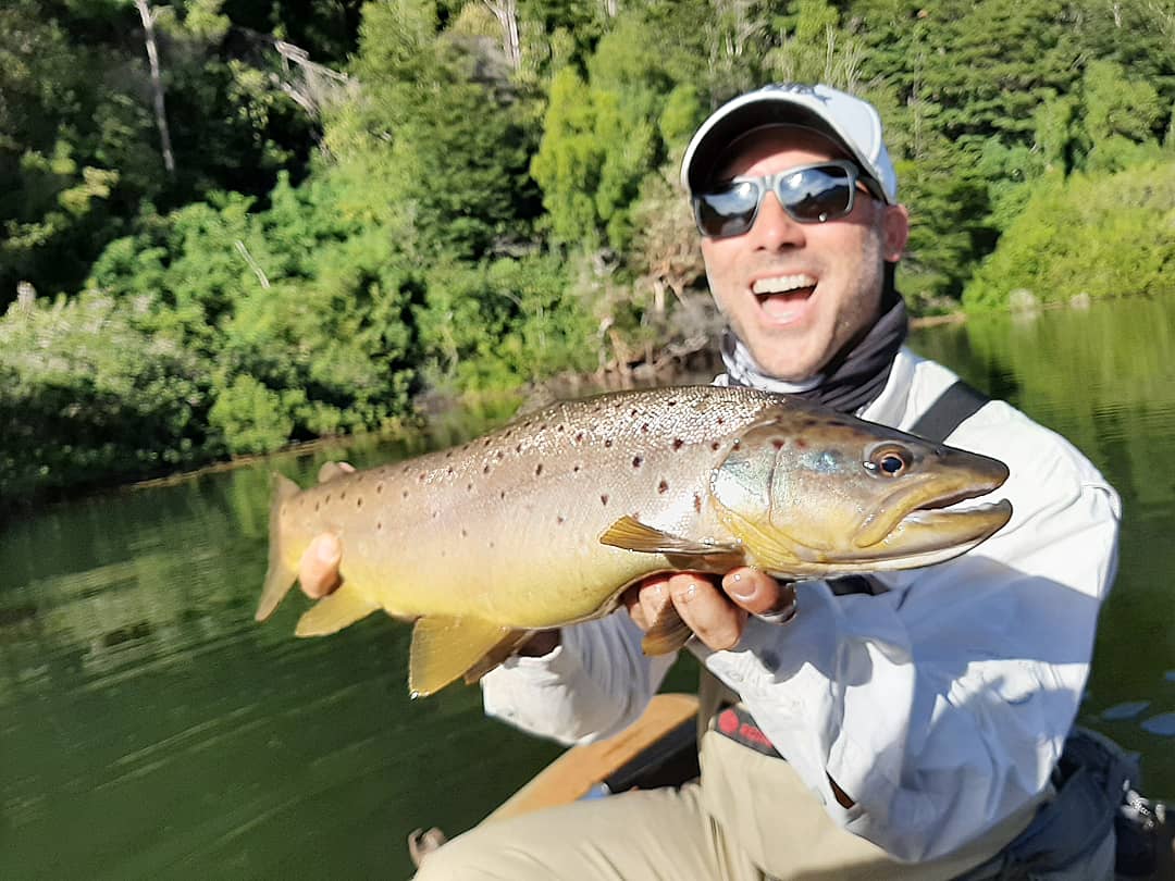 Matapiojoangler's tweet photo. Congrats @danny_sanguinetti 
Brown Trout- Fifty Club
Good memories season 2019-2020
.
#chile #patagonia #matapiojolodge  #browntrout #fiftyclub #flyfishing #fishingtrip #glamping #simmsfishing #rioproduct #sagefishing #orvisfishing https://t.co/4ryhPrMdWo