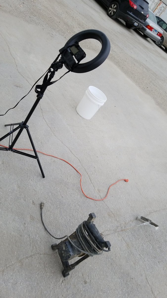 TomesJe's tweet photo. About get a nice shot of concrete magic.  #jetomes #concretelife #concreterepair https://t.co/QD2V0bQc54