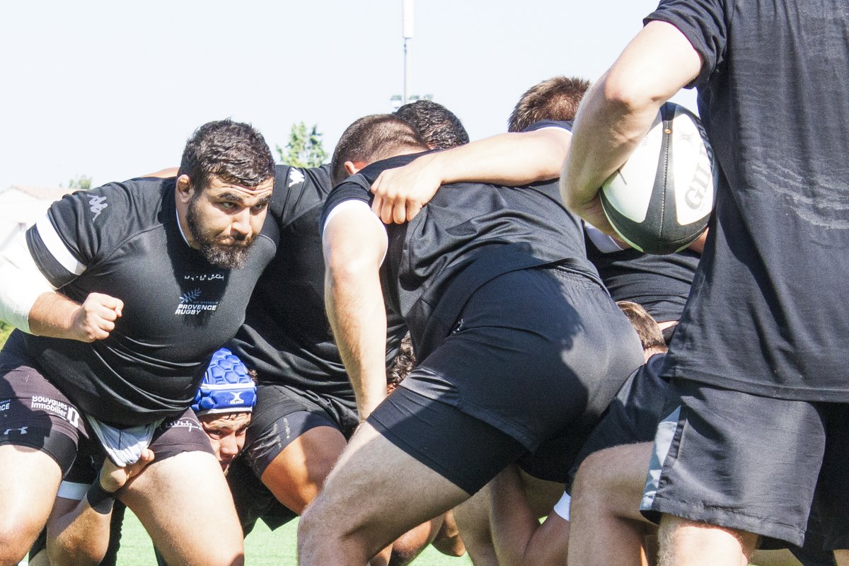 ⚫️🏉 Les fondamentaux... Avec notre nouvel entraîneur Romain Lauga 👀 

📸L'entraînement des avants aujourd'hui 👉 bit.ly/338QJxO
