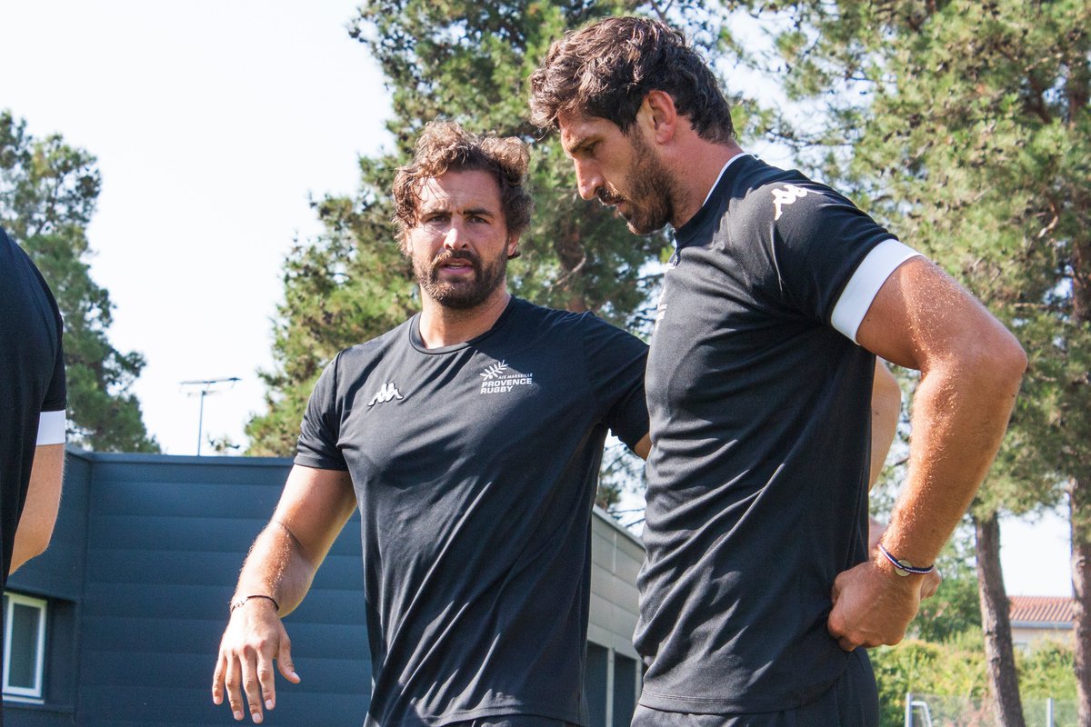 ProvenceRugby's tweet photo. ⚫️🏉 Les fondamentaux... Avec notre nouvel entraîneur Romain Lauga 👀 

📸L'entraînement des avants aujourd'hui 👉 https://t.co/8NG5d0PqAR https://t.co/xDITVmCtZ2