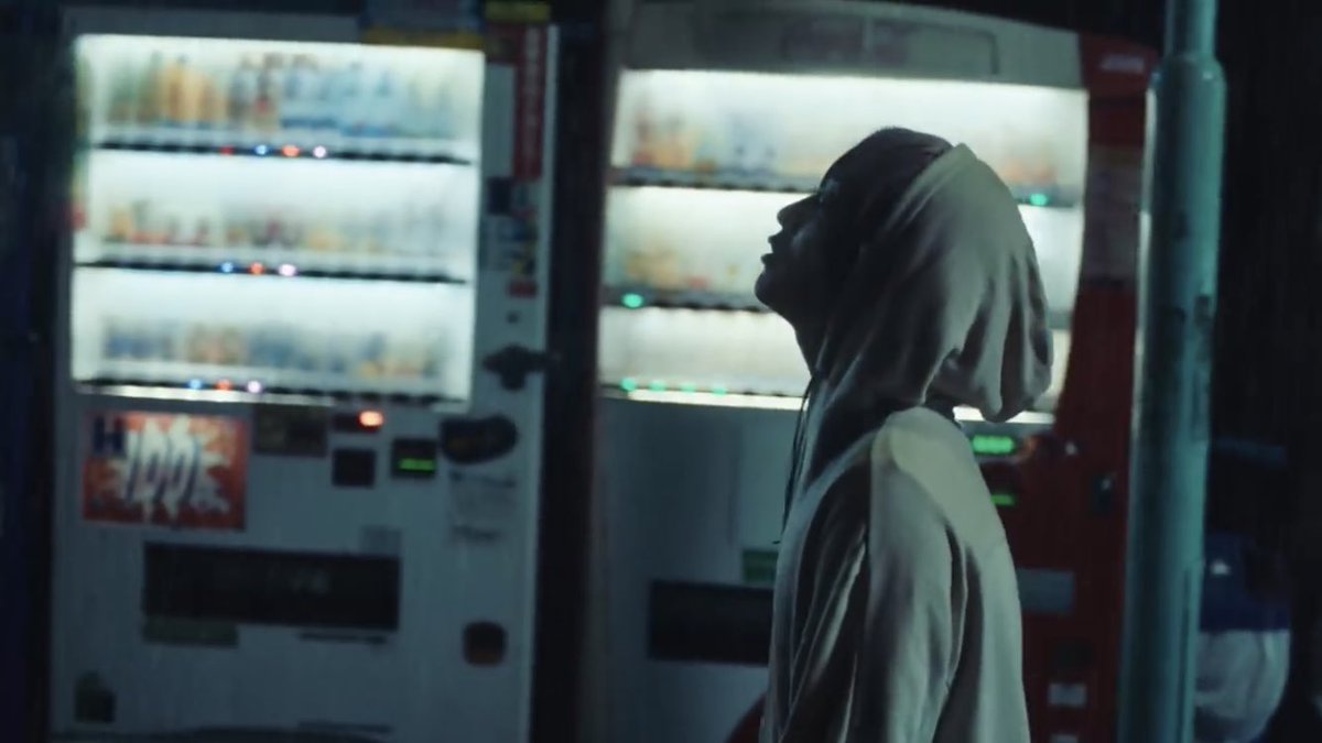 いるか V Twitter ずっと パーカー深瀬 フード深瀬 と 深瀬さんの横顔がめちゃくちゃに好き 炎と森からセカオワファン始めたけど そのときにmv観て なんだこの綺麗な横顔は ってなったんだよなあ